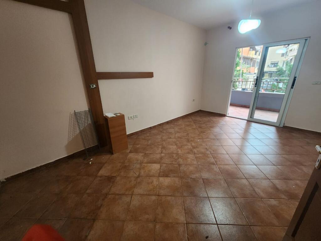 SHITET APARTAMENT 3+1 KOMUNA E PARISIT 320.000 EURO