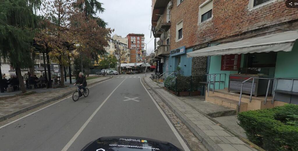 office 2+1 for rent 3rd Floor, 68 m² 550 € (Bulevardi Bajram Curri near Cajupi Park)