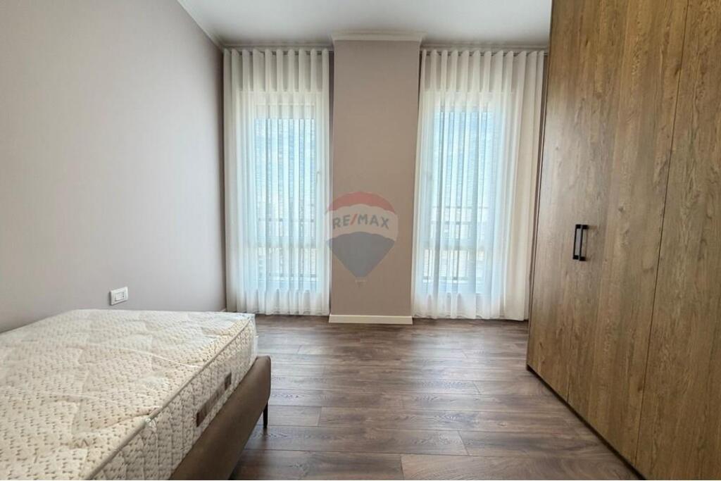Apartament 2+1+post parkimi me qira Xhiamlliku!