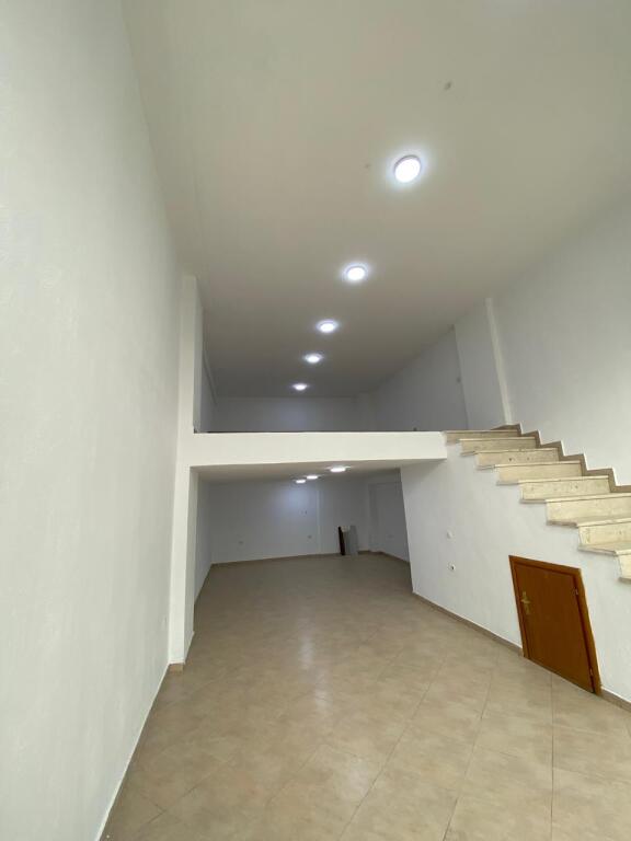 Business premises for rent, duplex, on Petrela Street!
