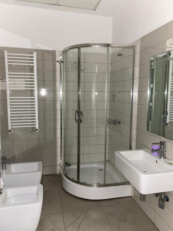 OFFICE SPACE 3+1+2+PARKING SPOT FOR RENT - LAKE VIEW RESIDENCE