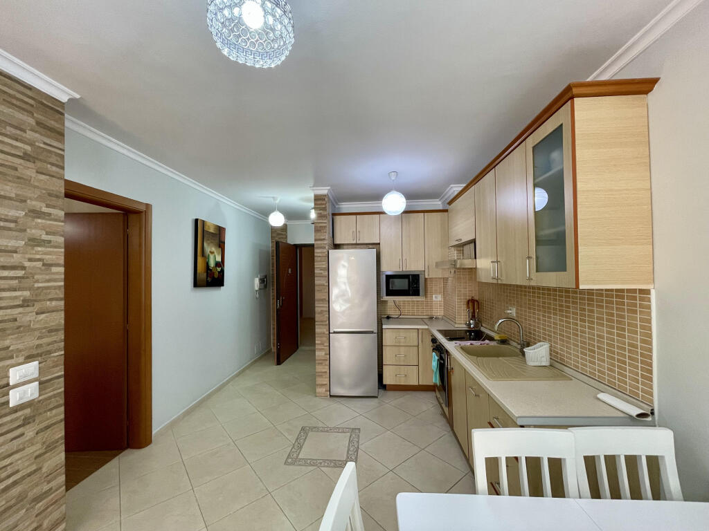 Appartamento 2+1 in affitto in Via Peti, Zona Lago Secco