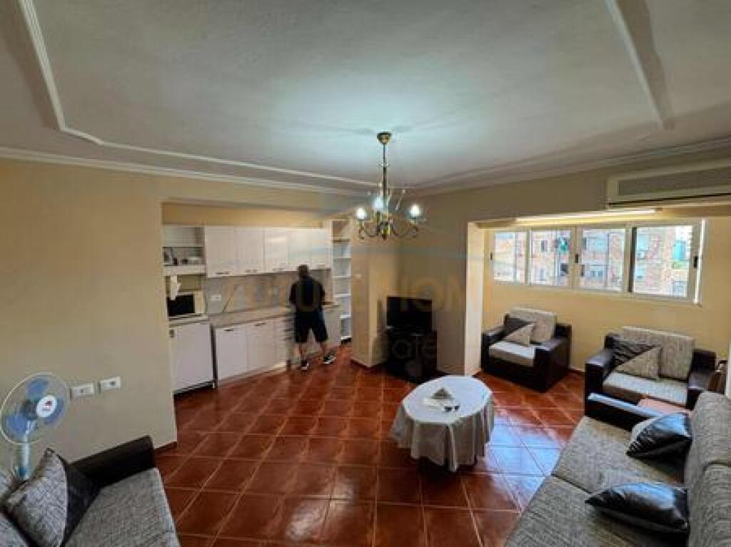 For sale, Apartment 1+1, Pazari i Ri