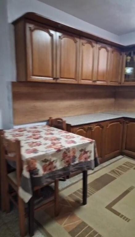 Apartament 2+1 me qira Xhamllik Shtepi Private