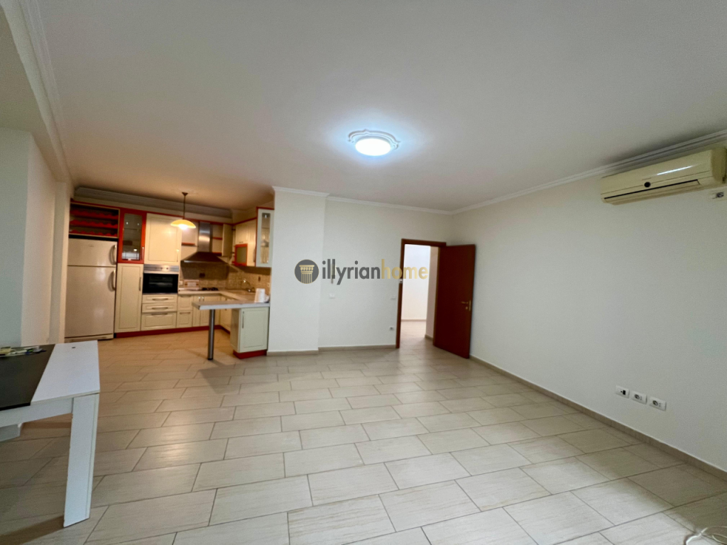 Affittasi, Appartamento 2+1+2 Bagni, “9-Piani”, Tirana