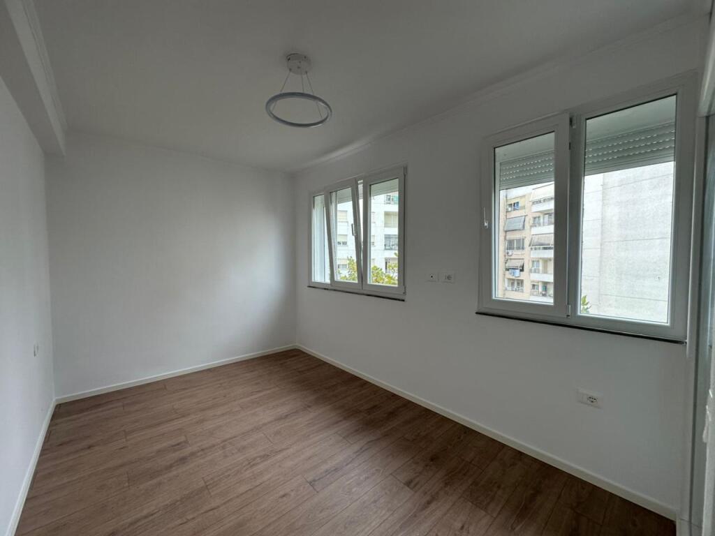 Apartament 1+1 per shitje ne Don Bosko tek Viva Market.