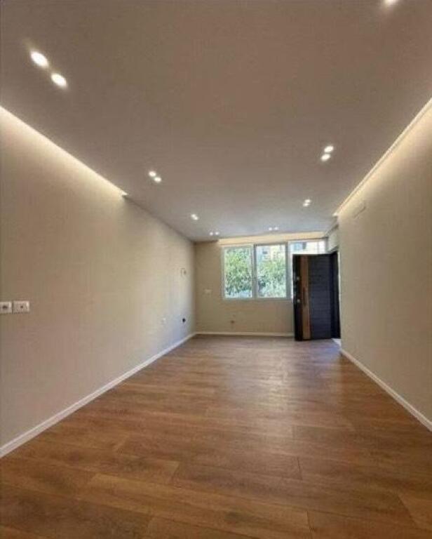 📍 VIA ELBASANIT. AMBIENTE UFFICIO IN AFFITTO 650 €