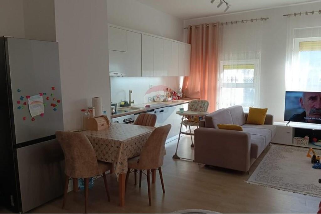 Apartament 2+1 per qira Te Kompleksi Mangalem!