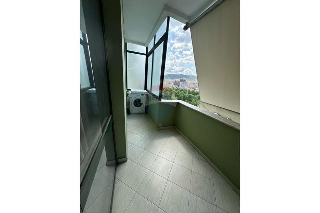 APARTAMENT 1+1 TE GJYKATA !