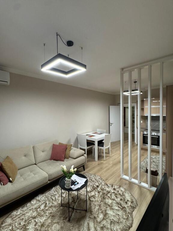 ✨ Apartament 1+1 me Qira – Në Zemër të Bllokut ✨