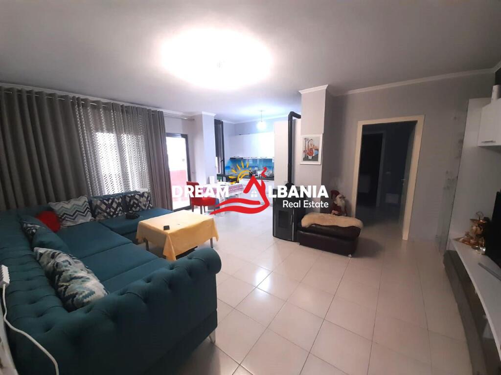 Appartamento 2+1 con Veranda e 2 Bagni in Vendita – Centro di Yzberisht, vicino a Nela 6 (ID 41212073)