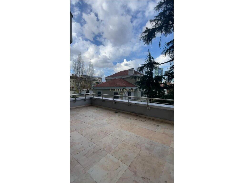 OFFICE/BUSINESS SPACE FOR RENT IN ISH BLOK !! 3,000 € /Month