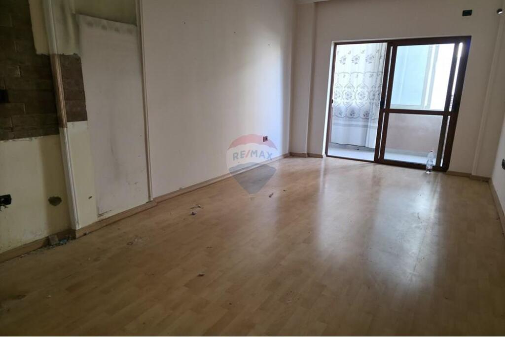 Shitet Apartament 3+1+2 pranë Lion Park!