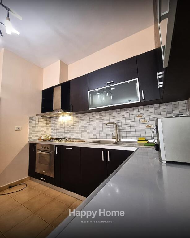 Jepet apartament me qera 2+1 Pran RTSH !