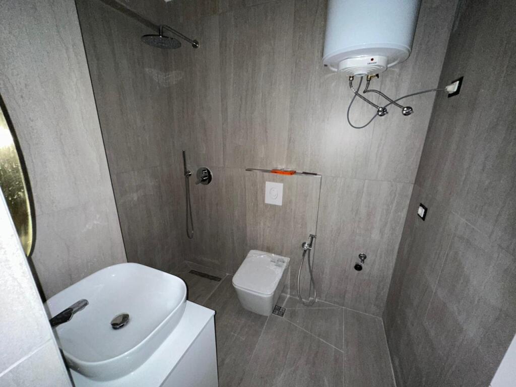 Apartament 1+1 per shitje prane Viva Market ne Don Bosko.