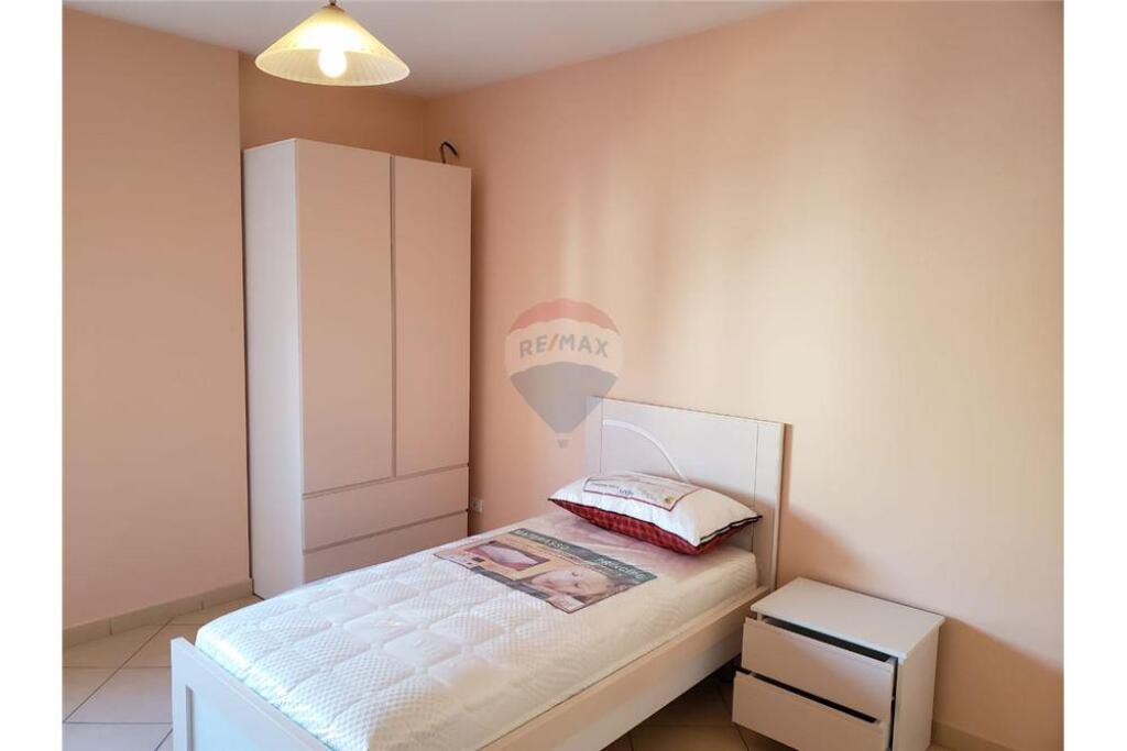 APARTAMENT ME QIRA 3+1 NE QENDER !