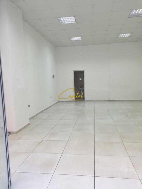 SHOP FOR RENT 55 M2 KOMBINAT 50,000 LEKE