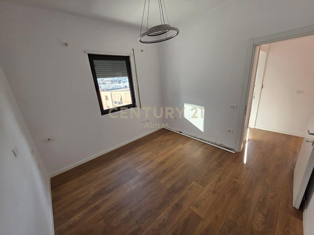 Apartament 2+1 për Shitje – Pranë Pazari të Ri!