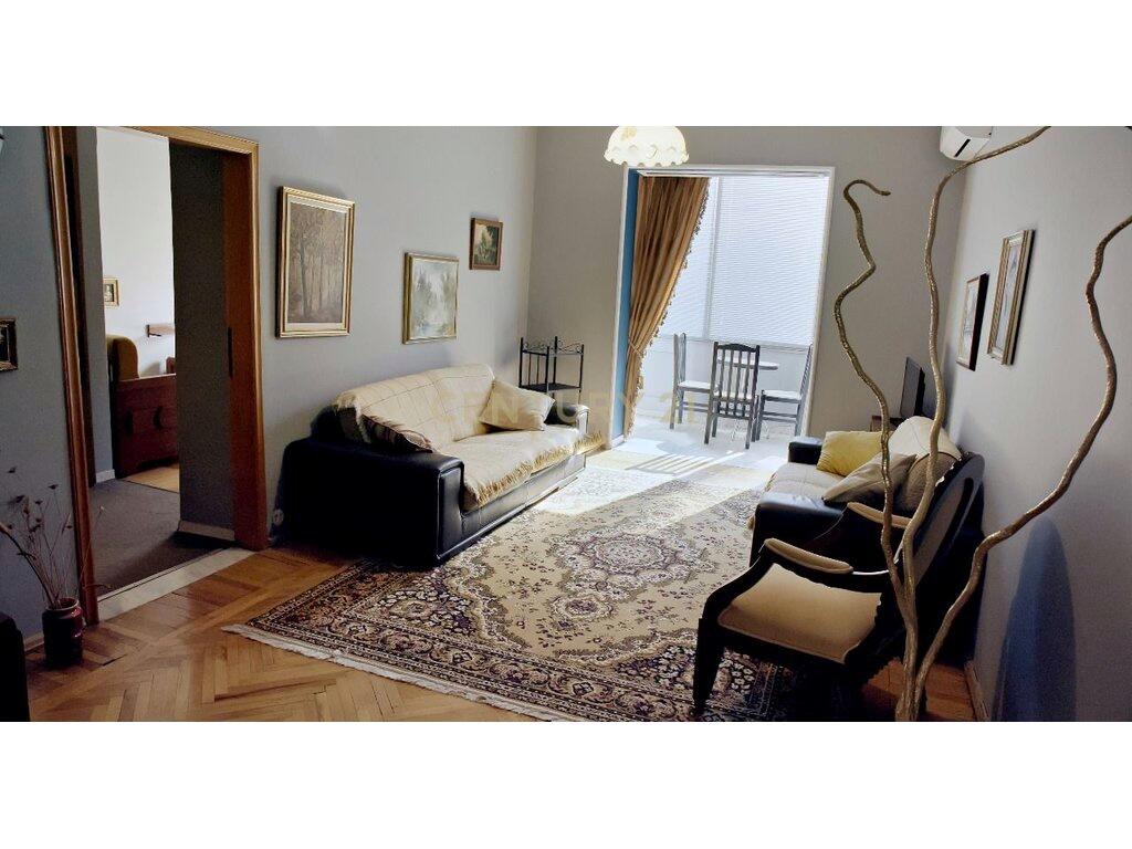 APARTAMENT 2+1 ME QIRA ,KAFE FLORA