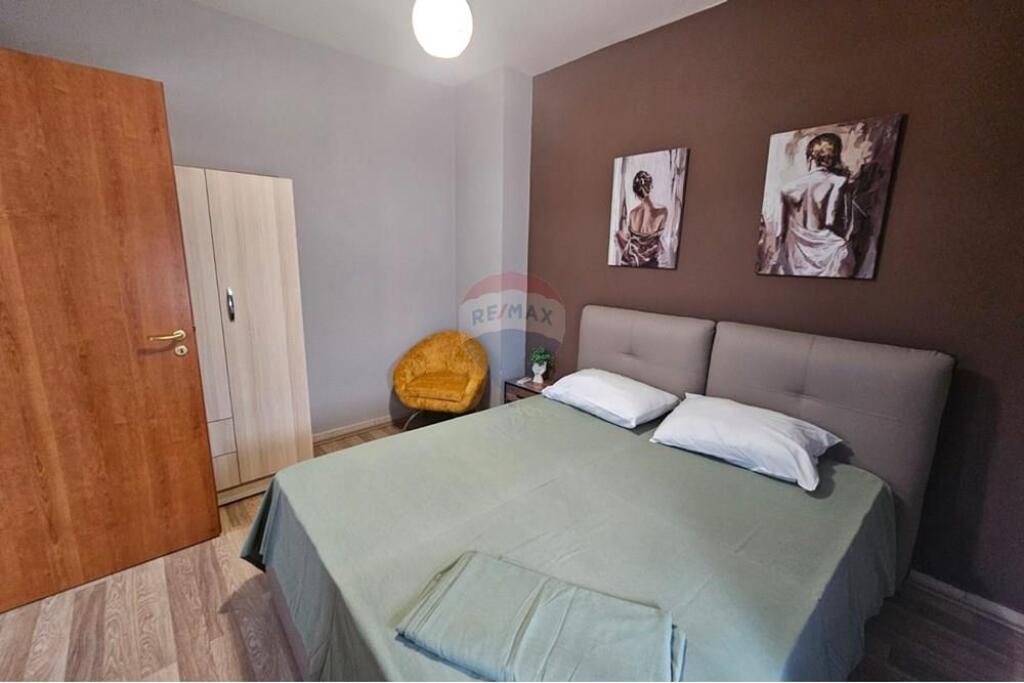 Apartament 1+1 per qira tek Pazari i Ri!