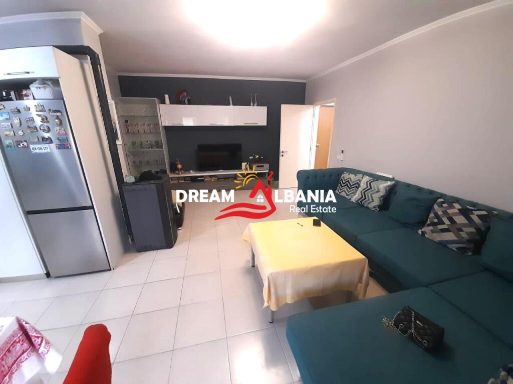 Appartamento 2+1 con Veranda e 2 Bagni in Vendita – Centro di Yzberisht, vicino a Nela 6 (ID 41212073)