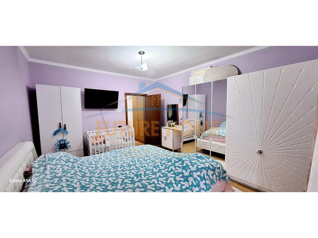 Shitet apartament 2+1 Komuna e Parisit