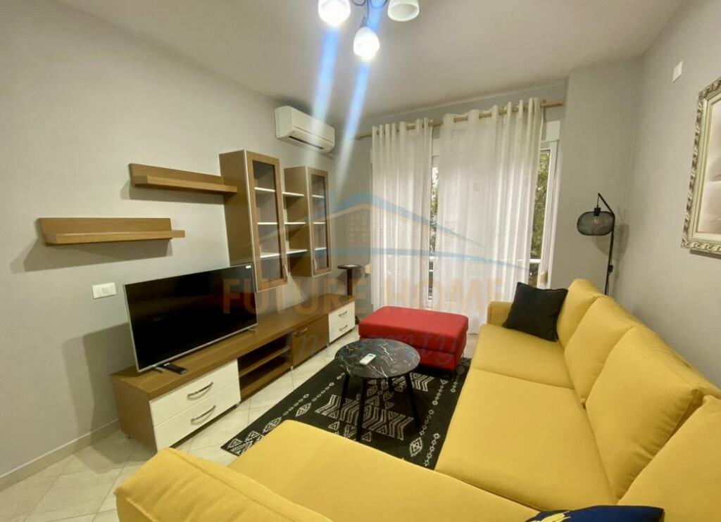 Qera, Apartament 2+1+2, Kompleksi Kontakt, 21 Dhjetori, Tiranë.
