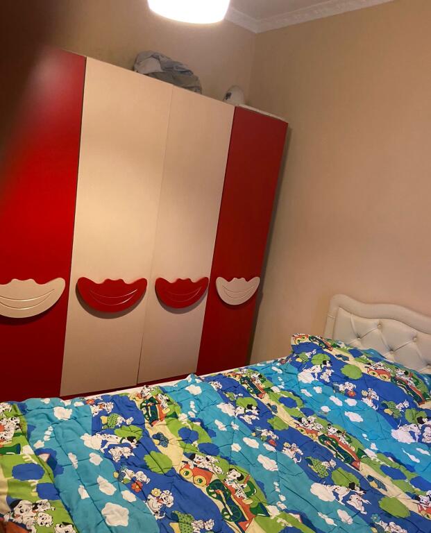 JEPET ME QIRA 1+1  PALLATET AGIMI 60.000 LEKE