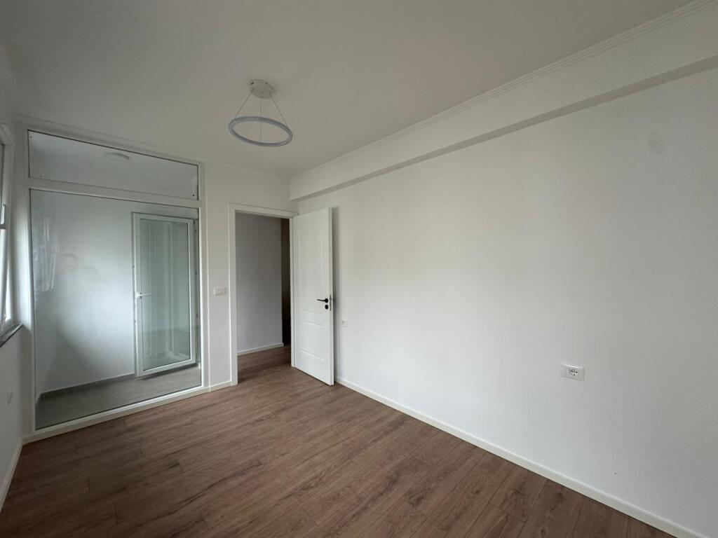 Apartament 1+1 per shitje ne Don Bosko tek Viva Market.