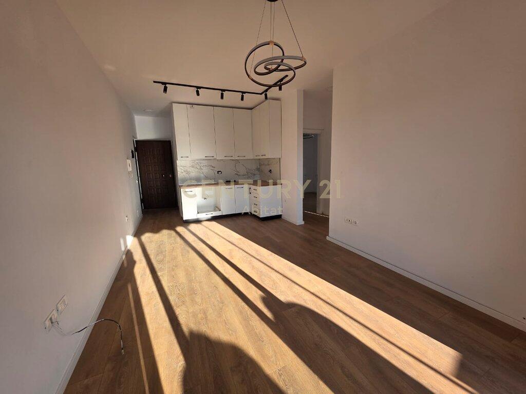 Apartament 2+1 për Shitje – Pranë Pazari të Ri!