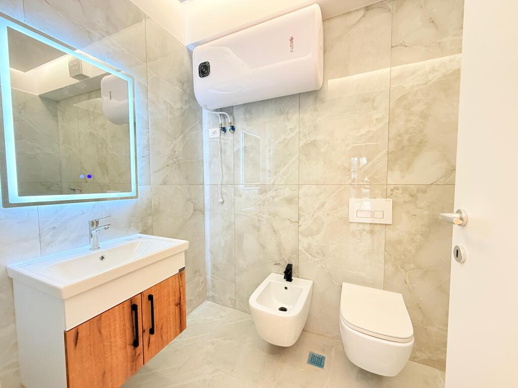 🏢 Spazio Ufficio in Affitto – Via Jordan Misja