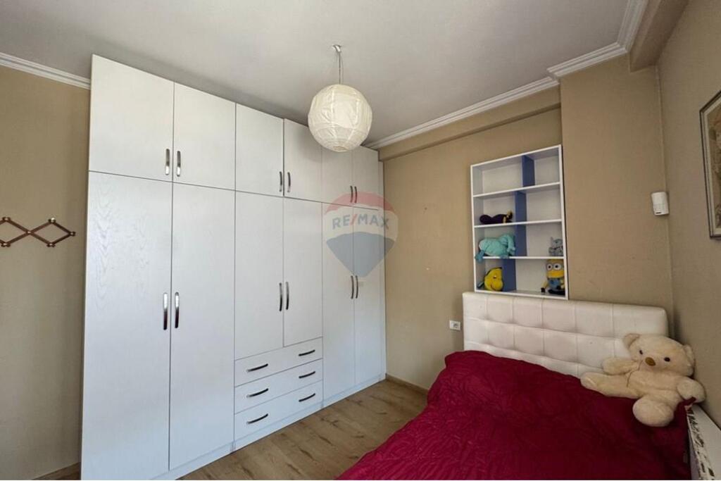 Shitet apartament 2+1+2- Kika 2- Komuna Parisit.