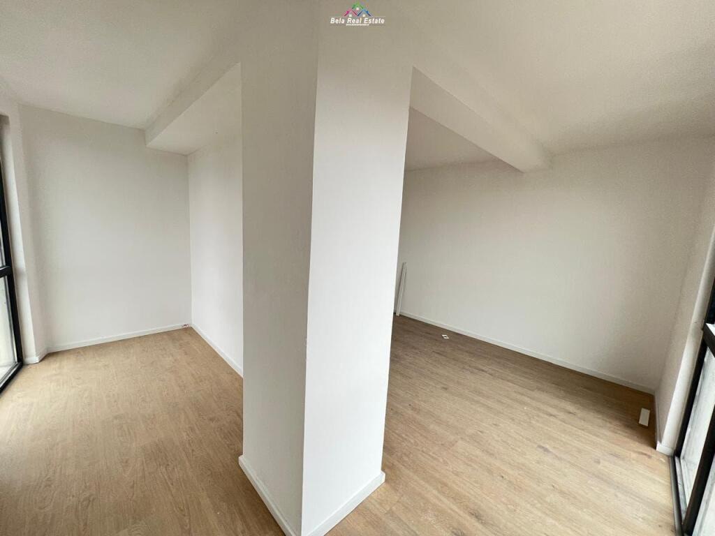 Ufficio In Affitto 3+1 Presso Mine Peza (ID BZ2702) Tirane