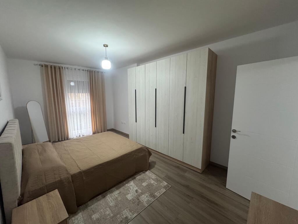Apartament me qera 1+1 Xhamllik