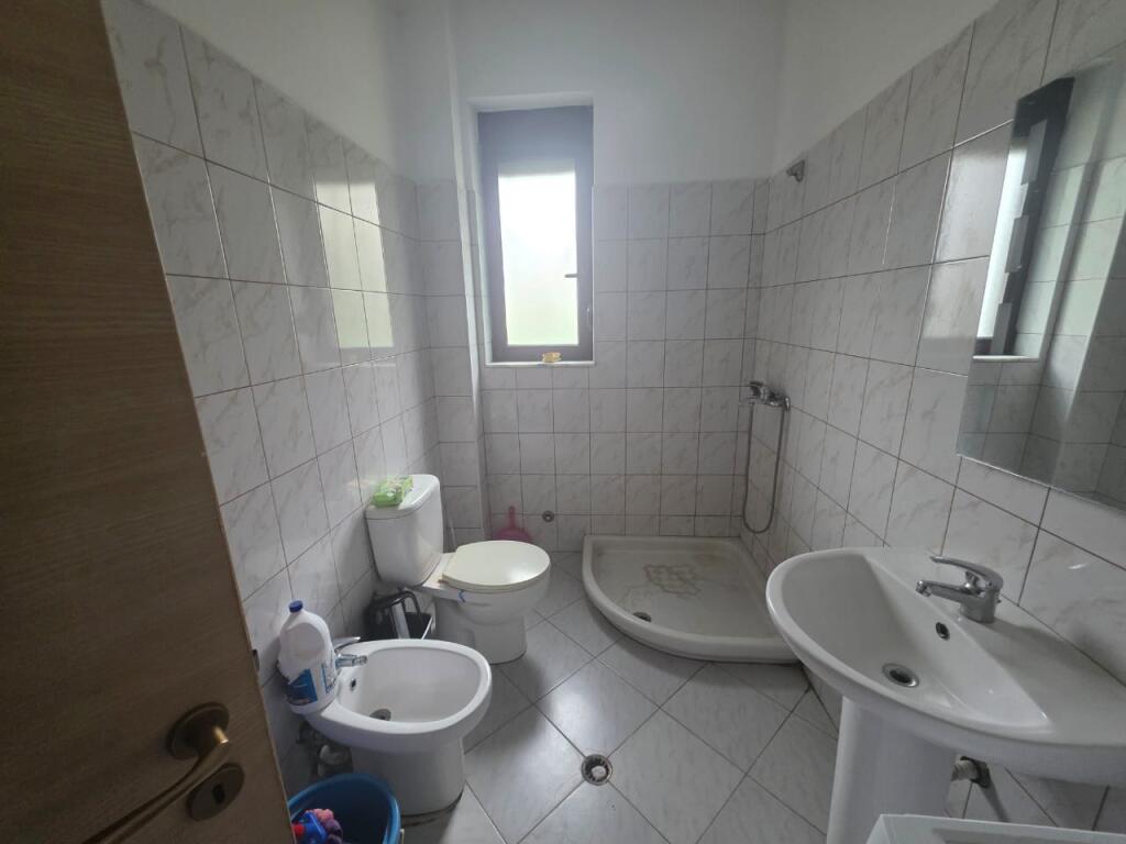 🏠Don Bosko,prane Xhamise jepet me qera katin e 2 –te te nje vile 1+1,i mobiluar  450Euro