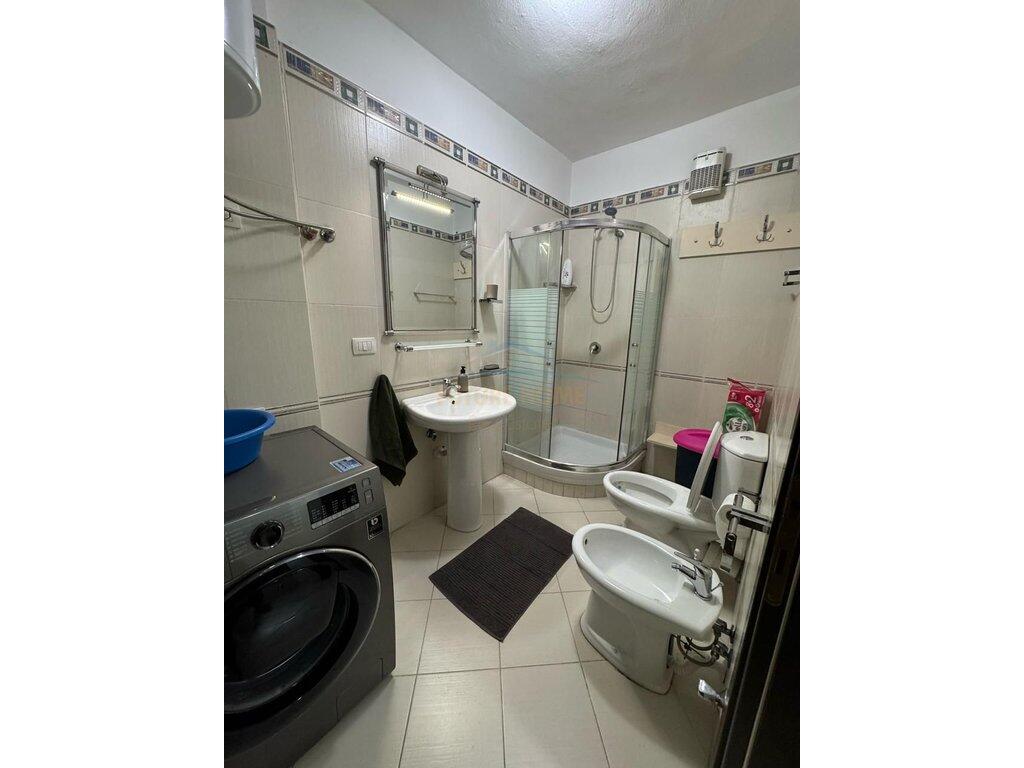 SHITET APARTAMENT 2+1 PRANE STADIUMIT AIR ALBANIA