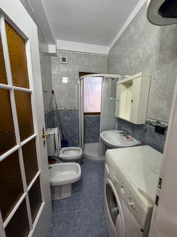 Shitet,Apartament 1+1 Rruga Bardhyl,Tirana.