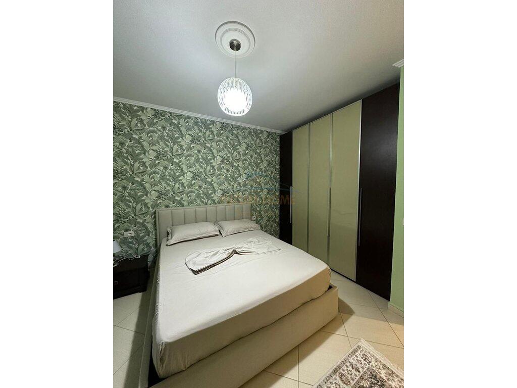 Shitet apartament 2+1 Rruga e Elbasanit