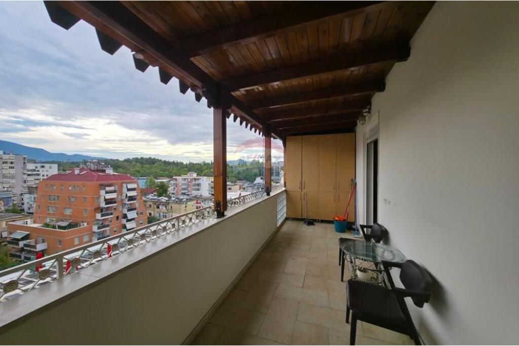 APARTMENT 3+1+PARKING FOR RENT NEAR THE LAW SCHOOL!