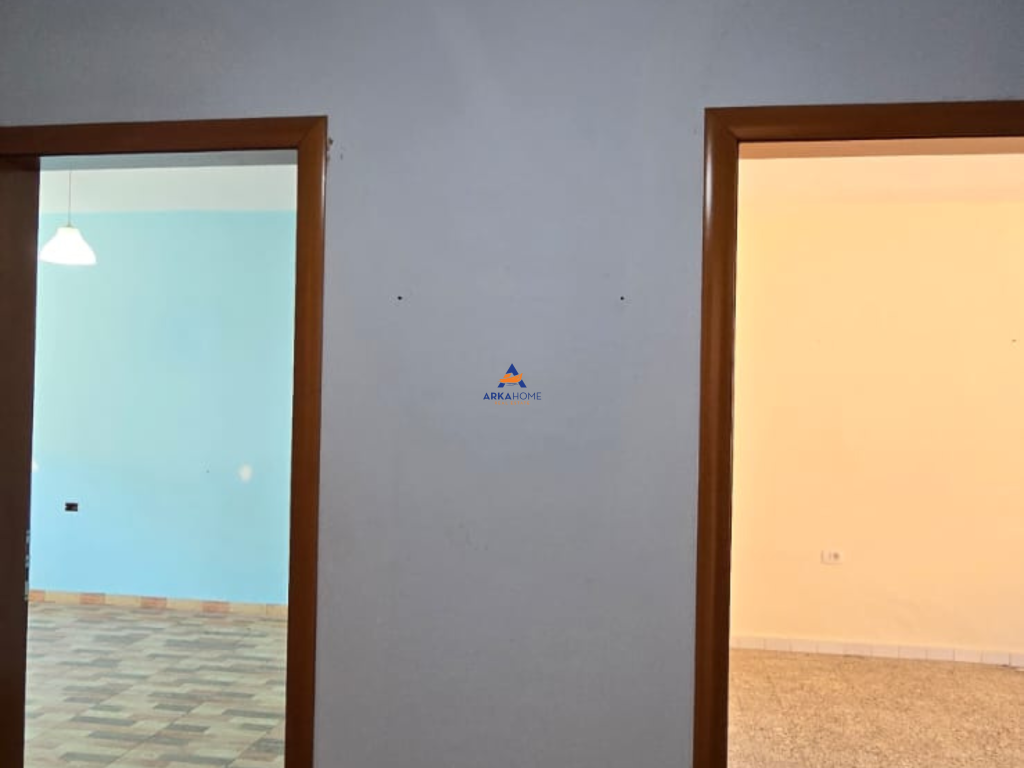 SHITET APARTAMENT 1+1 TEK "RRUGA KONGRESI I LUSHNJES, 21 DHJETORI" 125.000 EURO