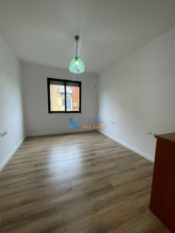 Apartament 2+1 per SHITJE te Ish Fusha e Aviacionit