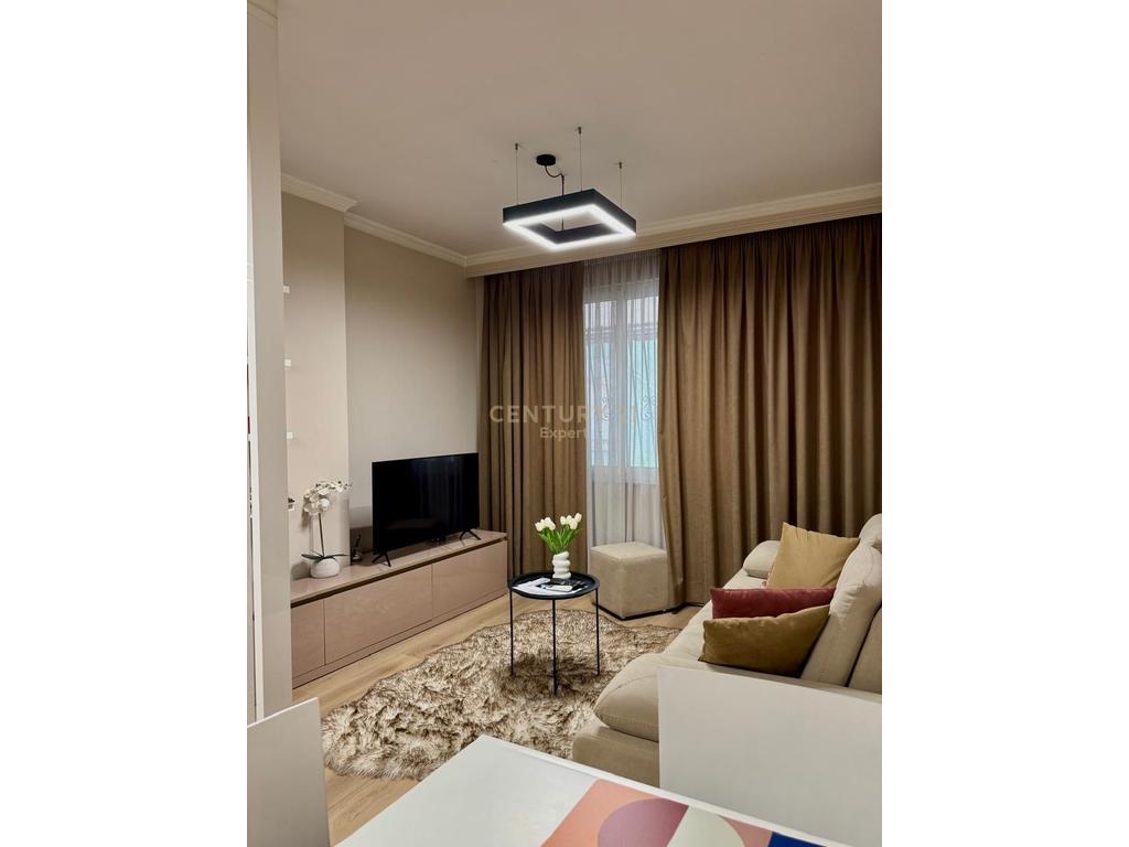 850€, Ish Blloku Apartament 1+1