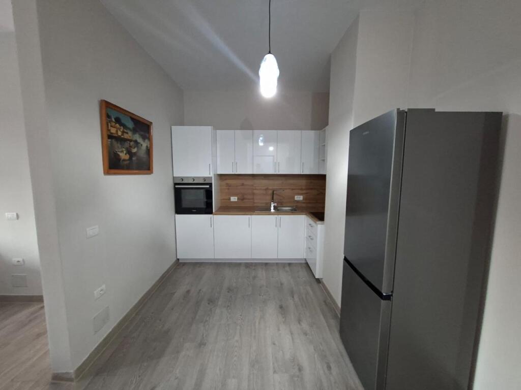 Xhamllik appartamento in affitto 600