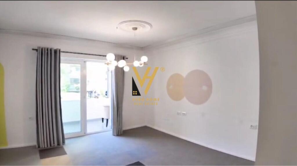 UFFICIO DI 130 M2 IN AFFITTO IN VIA DURRESIT 2.000 EURO