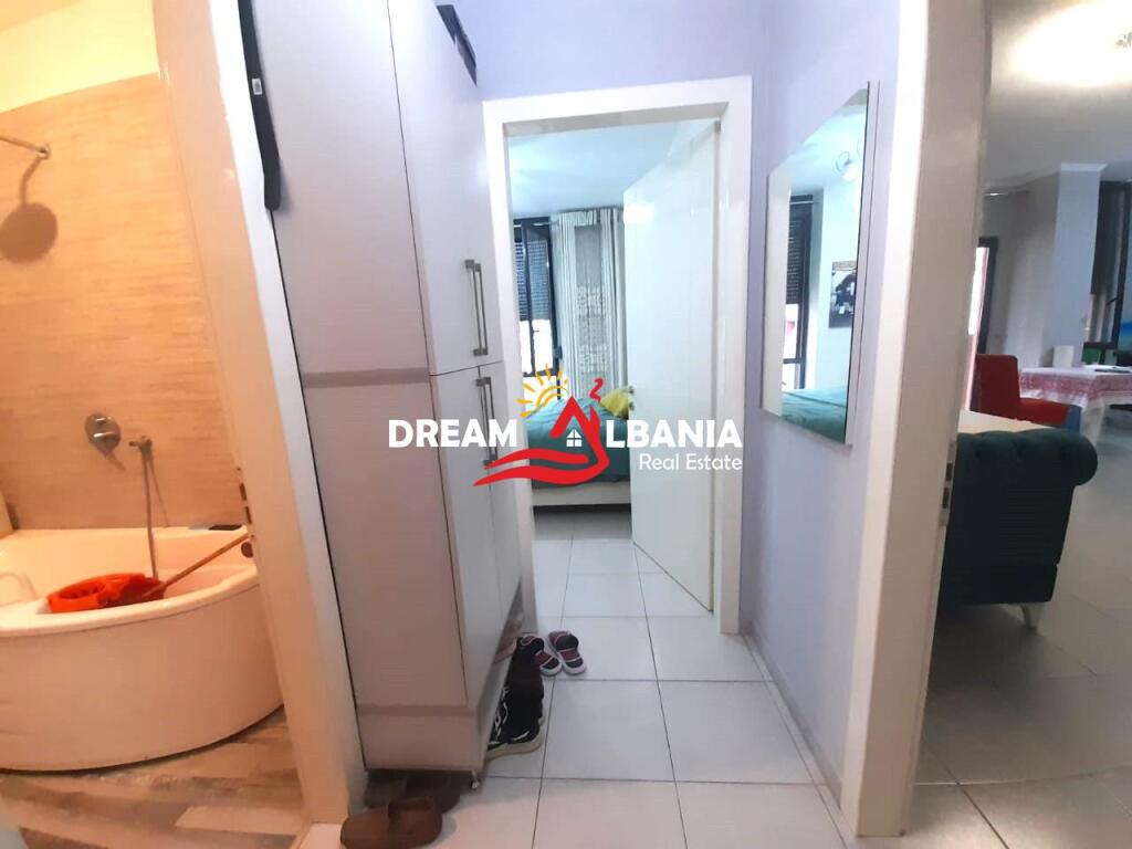 Appartamento 2+1 con Veranda e 2 Bagni in Vendita – Centro di Yzberisht, vicino a Nela 6 (ID 41212073)