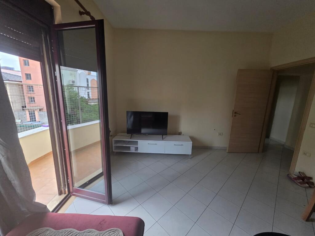 🏠Don Bosko,prane Xhamise jepet me qera katin e 2 –te te nje vile 1+1,i mobiluar  450Euro
