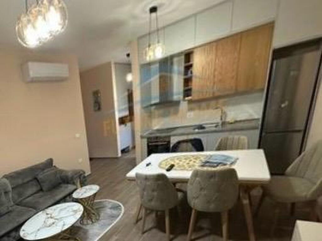 For rent – Apartment 2+1+2 with parking space, in the preferred area of Kodra e Diellit, Tirana.