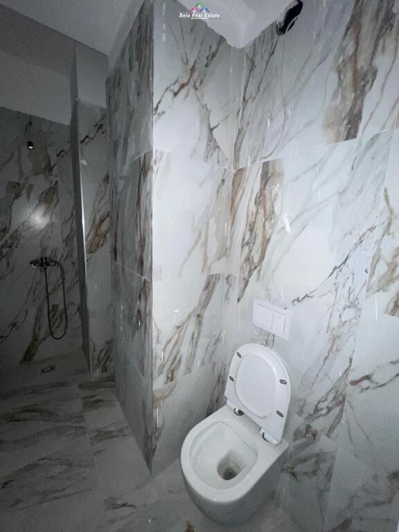 Ufficio In Affitto 3+1 Presso Mine Peza (ID BZ2702) Tirane