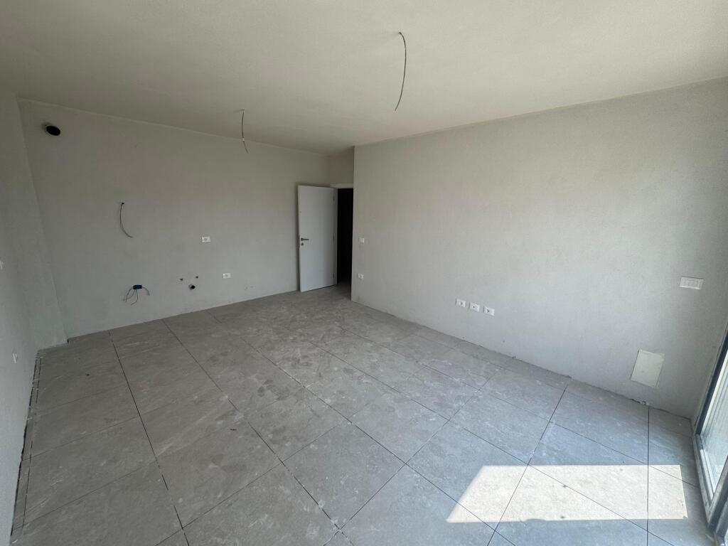 📌 SHITET APARTAMENT 2+1 TEK PORCELANI TIRANE