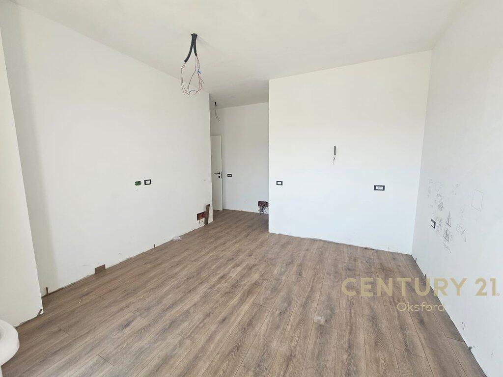 OKAZION!! SHESIM APARTAMENT 2+1+2 TE UNIVERS CITY (QTU) !